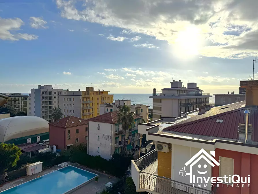 Immagine 20 di Bilocale in vendita  in Viale della Repubblica 60 a Pietra Ligure