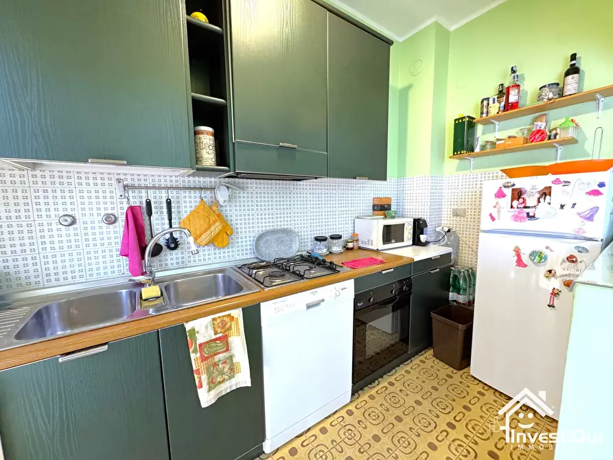 Immagine 9 di Bilocale in vendita  in Via Eugenio Montale 21 a Pietra Ligure