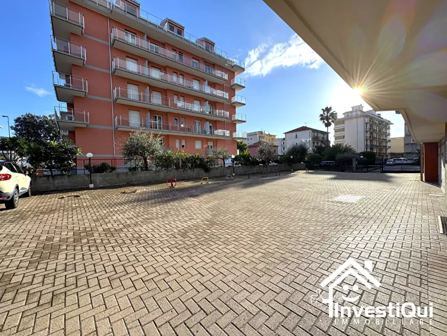 Immagine 23 di Bilocale in vendita  in Viale della Repubblica 60 a Pietra Ligure