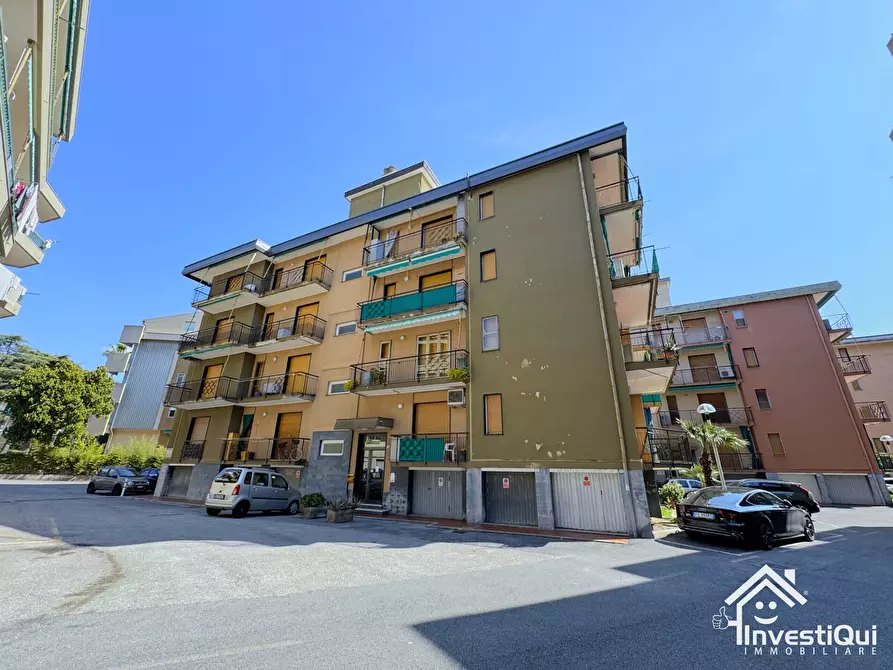 Immagine 1 di Bilocale in vendita  in Via Eugenio Montale 21 a Pietra Ligure