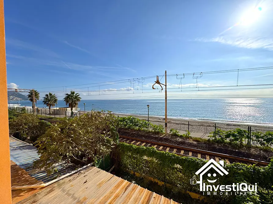 Immagine 5 di Bilocale in vendita  in Via XXV Aprile 189 a Pietra Ligure