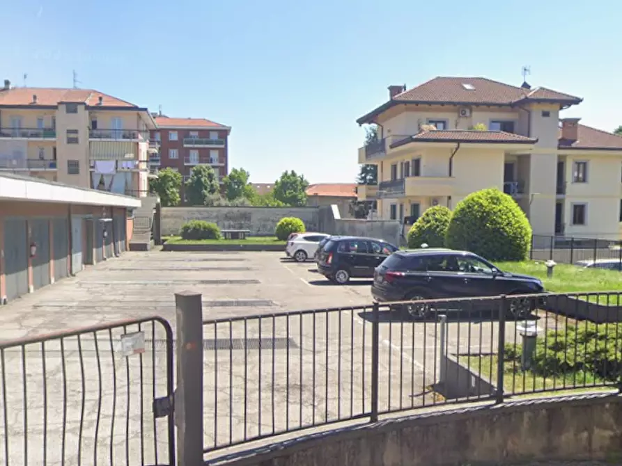 Immagine 1 di Garage in vendita  in Via Dott. L. Rossetti 11 a Ciriè