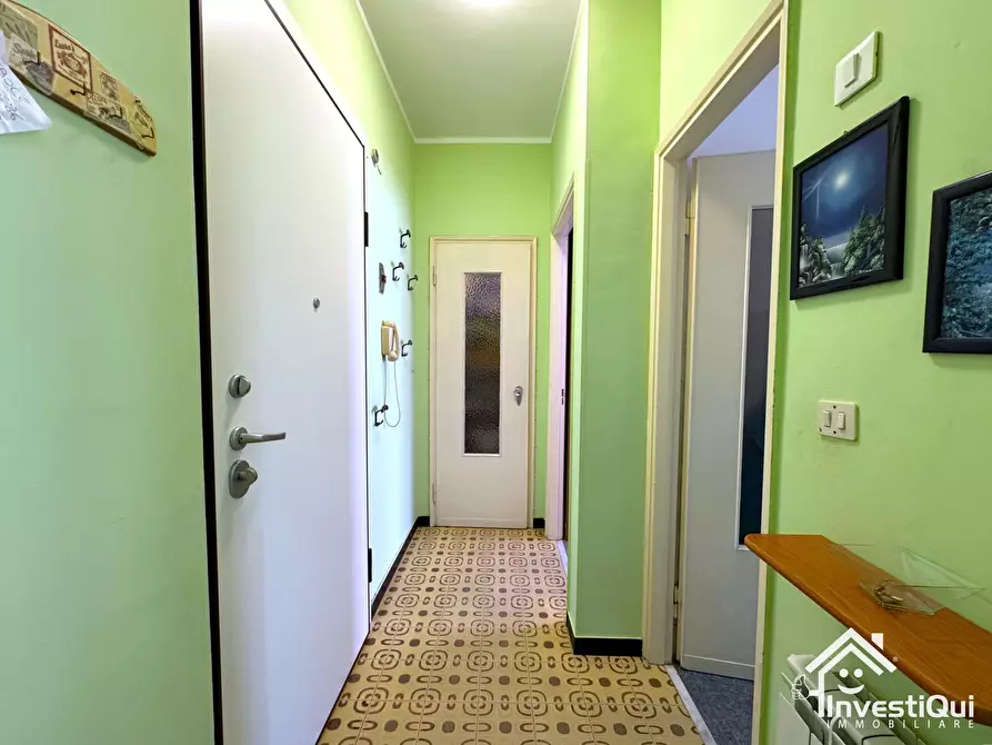 Immagine 19 di Bilocale in vendita  in Via Eugenio Montale 21 a Pietra Ligure