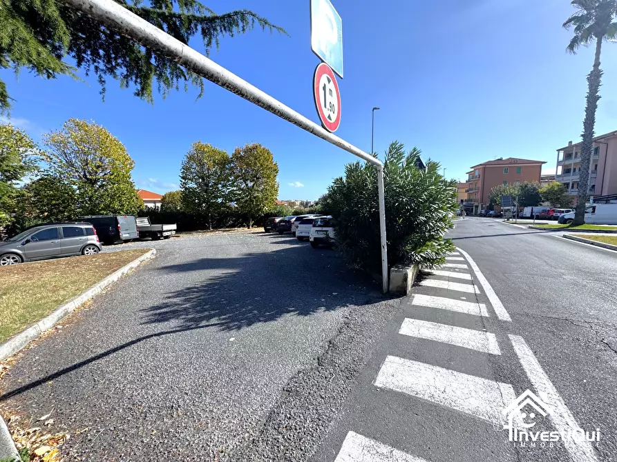 Immagine 38 di Trilocale in vendita  in Via Enrico Toti 1 a Loano