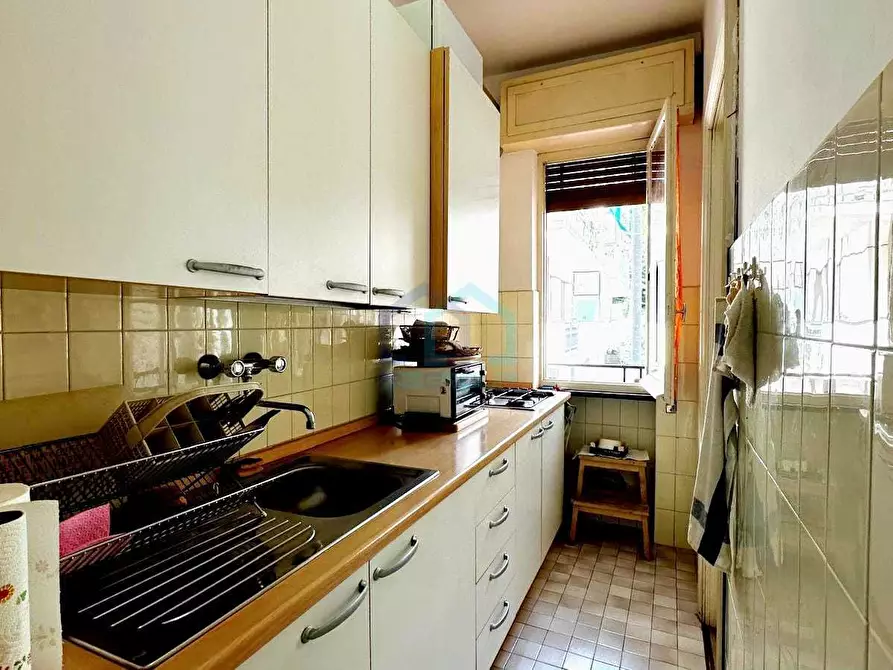 Immagine 10 di Trilocale in vendita  in Piazzale Piemonte 9 a Albissola Marina