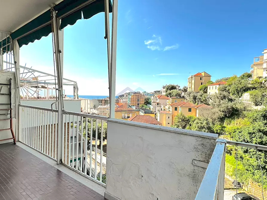 Immagine 1 di Trilocale in vendita  in Via Nicolò Sardi 30 a Varazze