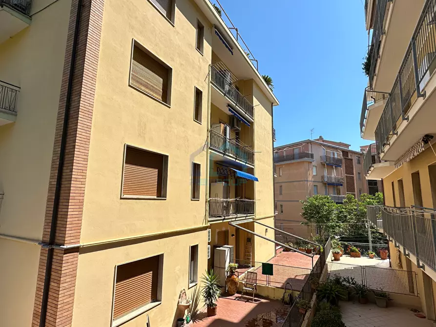 Immagine 16 di Quadrilocale in vendita  in Via Napoleone Buonaparte 1 a Alassio