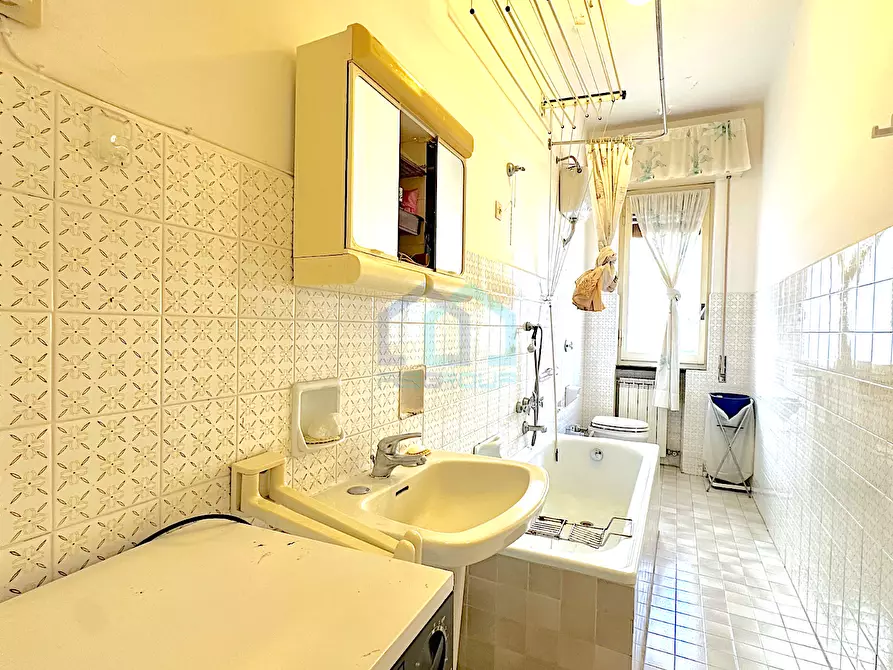 Immagine 12 di Bilocale in vendita  in Piazzale Piemonte 9 a Albissola Marina