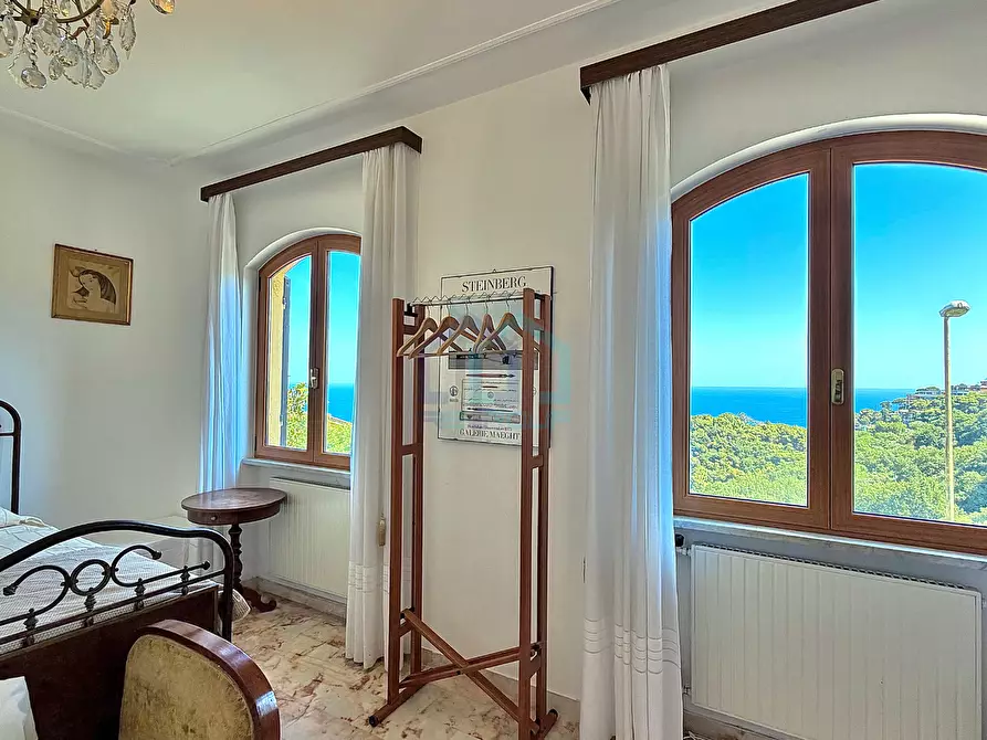 Immagine 12 di Villa in vendita  in Via Millelire 14 a Bergeggi