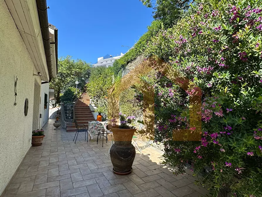 Immagine 9 di Villa in vendita  in Via Poggio dell'Orizzonte 65 a Albissola Marina