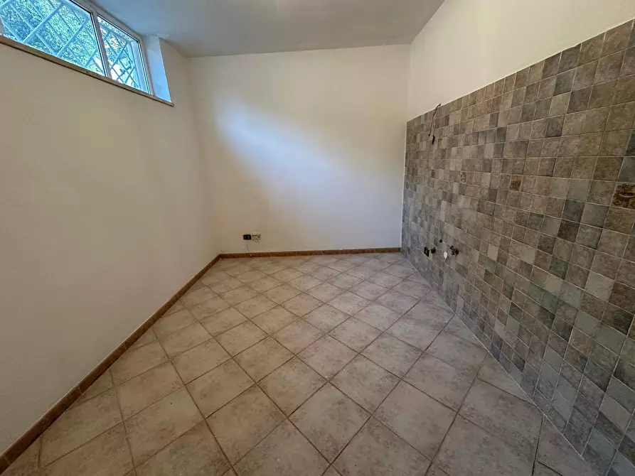 Immagine 46 di Casa trifamiliare in vendita  in Via Svetonio 73 a Guidonia Montecelio