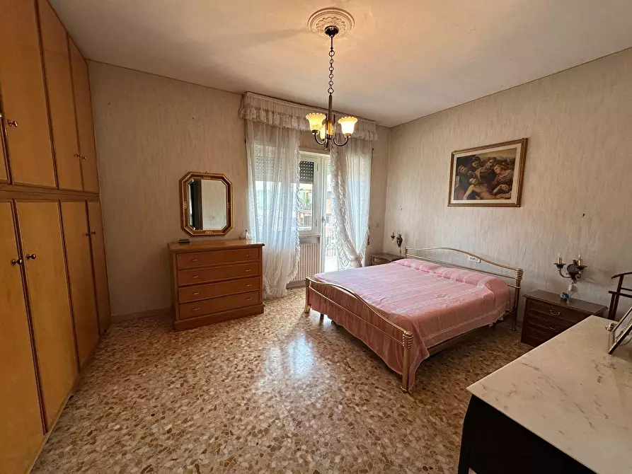 Immagine 11 di Pentalocale in vendita  in Via Marche 83 a Fonte Nuova