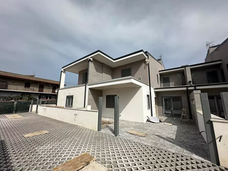 Immagine 3 di Villa in vendita  in Viale Valle dell'Aniene 22 a Guidonia Montecelio