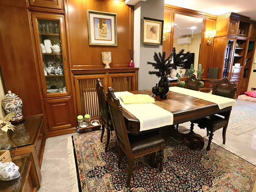 Immagine 9 di Villa in vendita  in Via di Marco Simone 80 a Guidonia Montecelio