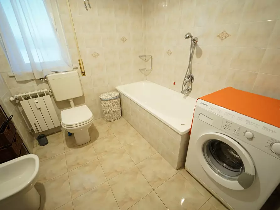 Immagine 18 di Trilocale in affitto  a Chiavari