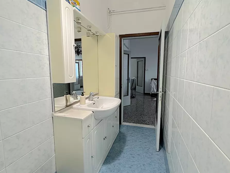 Immagine 18 di Casa bifamiliare in affitto  a Leivi