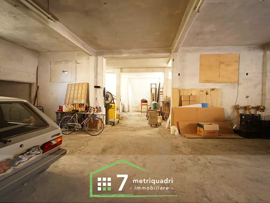 Immagine 10 di Magazzino in affitto  a Chiavari