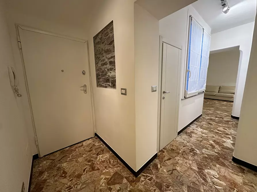 Immagine 9 di Pentalocale in affitto  a Chiavari