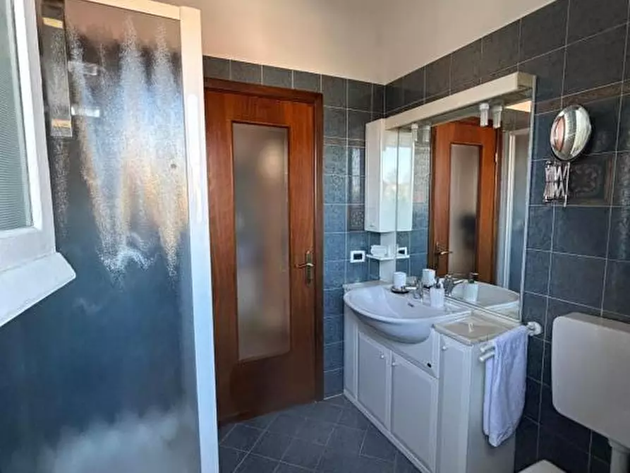 Immagine 15 di Trilocale in affitto  a Lavagna