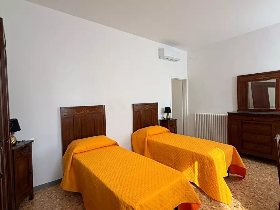 Immagine 15 di Quadrilocale in affitto  in Via Palestro a Firenze