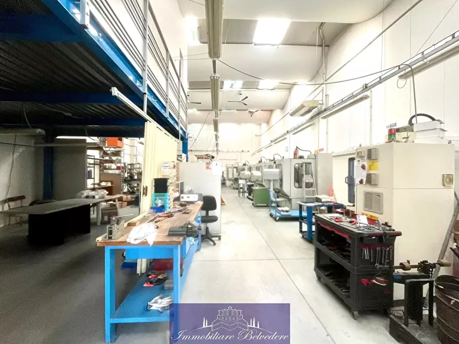Immagine 9 di Capannone industriale in vendita  in Via Castronella a Campi Bisenzio