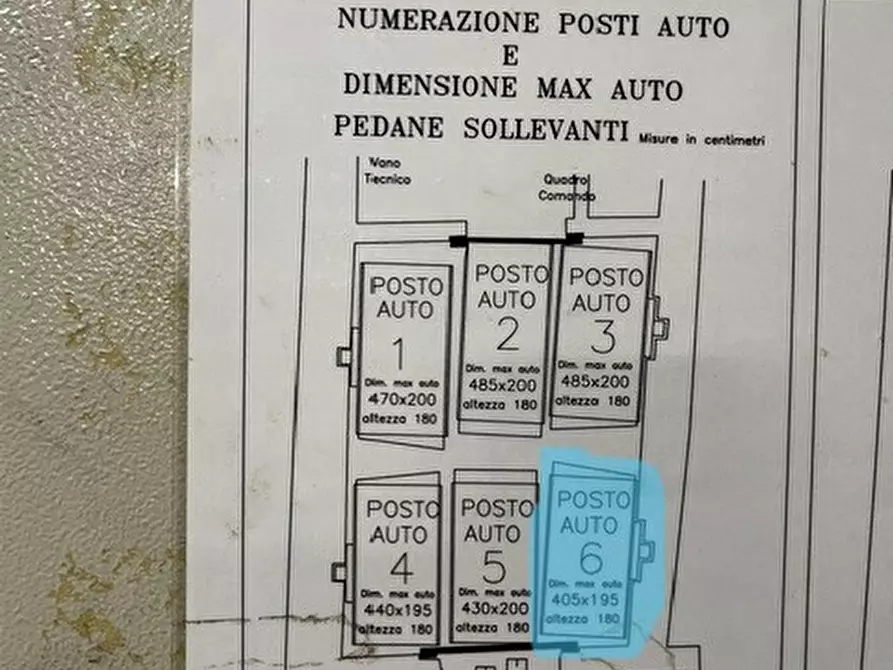 Immagine 5 di Garage in affitto  in Borgo Albizi a Firenze