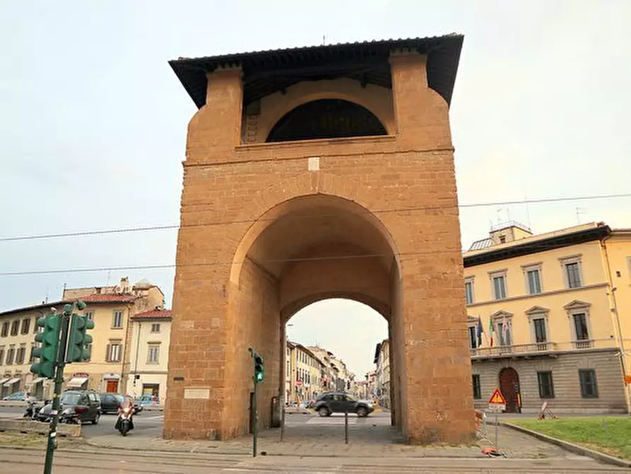 Immagine 1 di Capannone industriale in affitto  in Via Montebello a Firenze