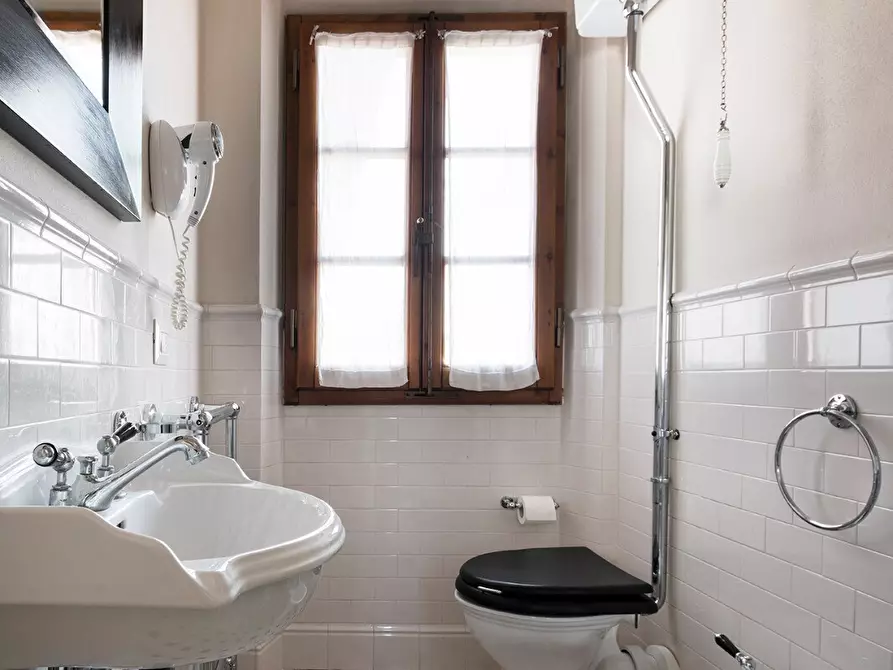 Immagine 12 di Trilocale in affitto  in Via Caracciolo a Firenze