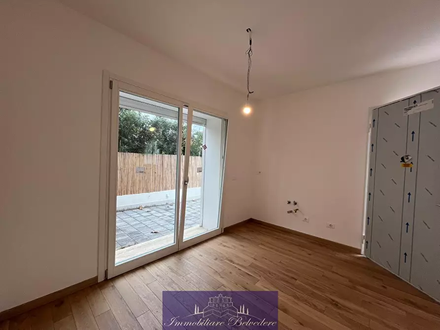 Immagine 11 di Ufficio in vendita  in Via Mazzini a Camaiore