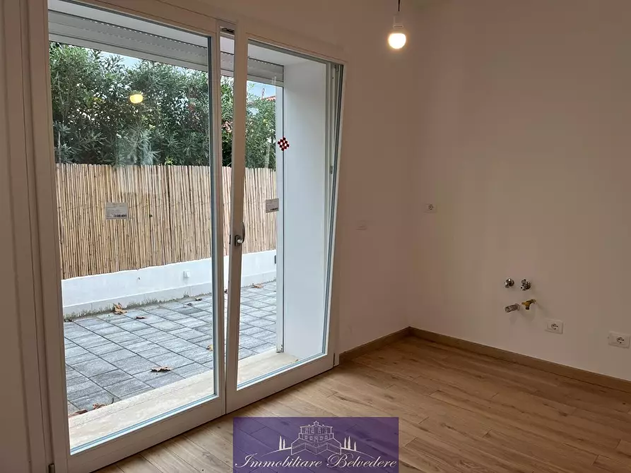 Immagine 17 di Ufficio in vendita  in Via Mazzini a Camaiore