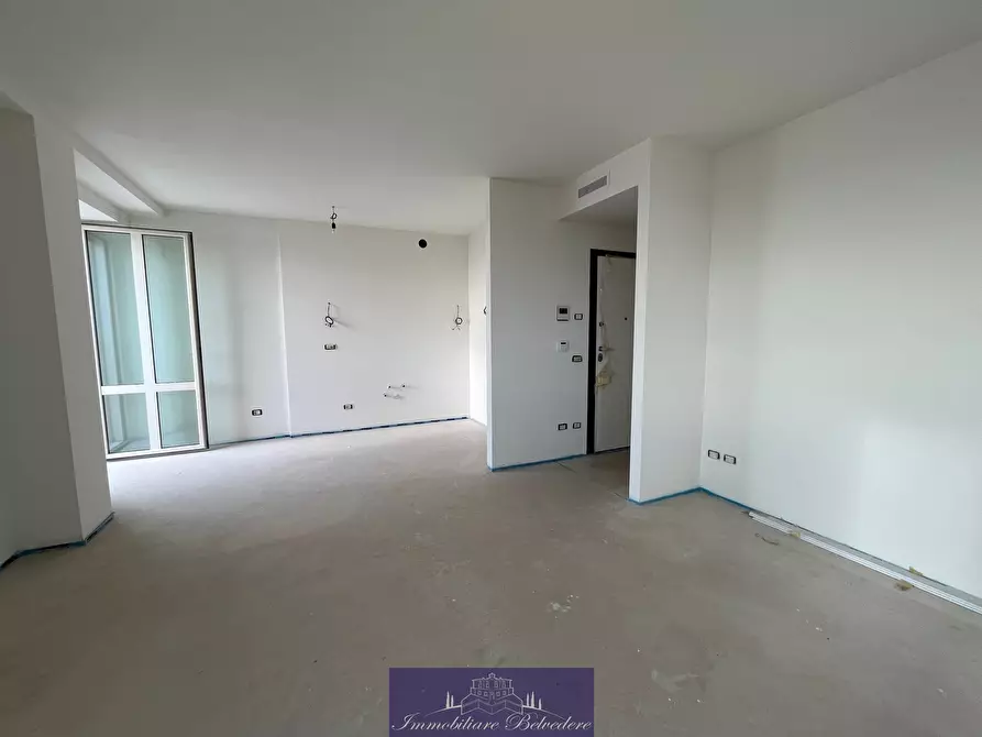 Immagine 12 di Quadrilocale in vendita  in Via Nazario Sauro a Camaiore