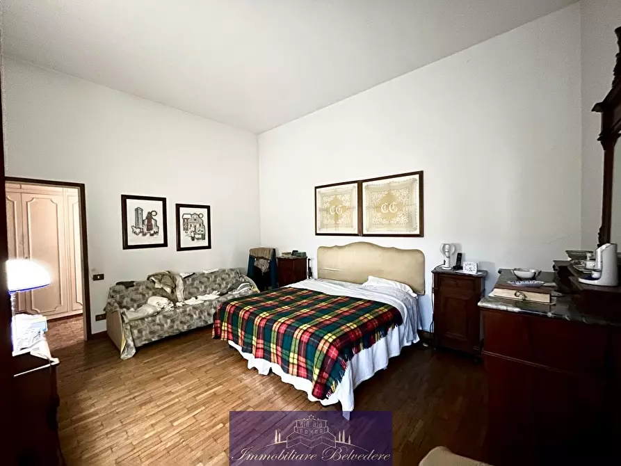 Immagine 27 di Appartamento in vendita  in Via Varchi a Firenze