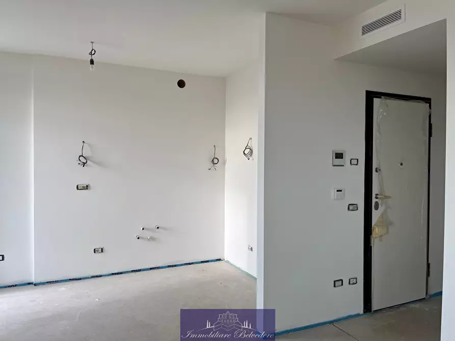 Immagine 13 di Quadrilocale in vendita  in Via Nazario Sauro a Camaiore