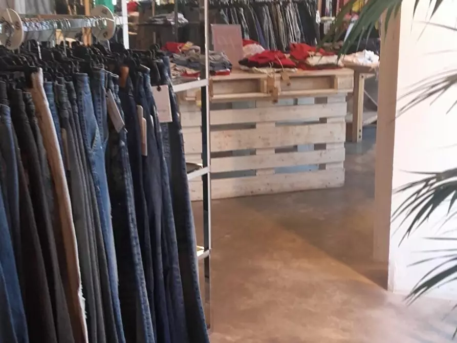 Immagine 5 di Locale commerciale in vendita  a Firenze