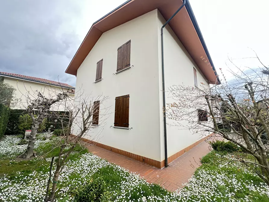 Immagine 6 di Villa in vendita  in Via Alessandro Volta 54 a Crevalcore