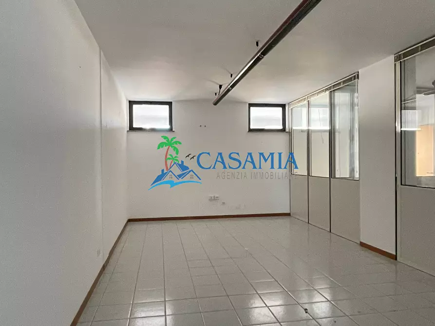 Immagine 2 di Ufficio in affitto  a Monteprandone