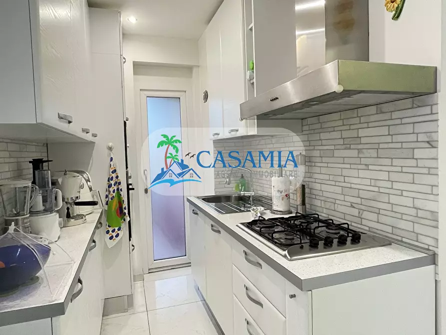 Immagine 11 di Quadrilocale in vendita  a Grottammare