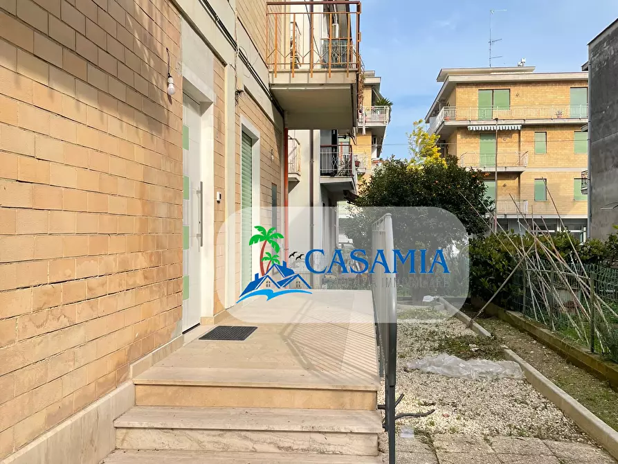 Immagine 7 di Appartamento in vendita  in Via Donato Bramante a Cupra Marittima