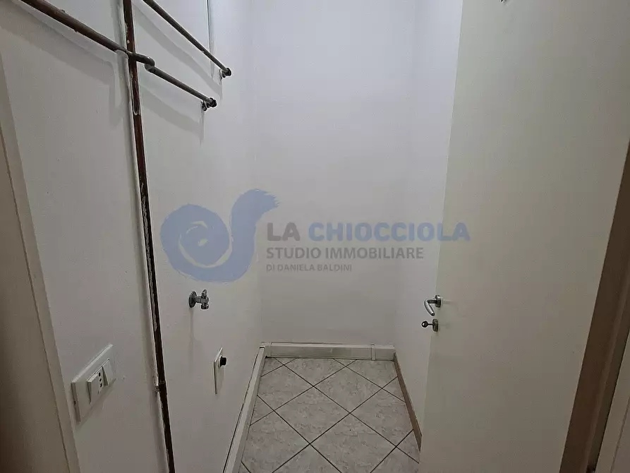 Immagine 40 di Ufficio in vendita  a Bologna