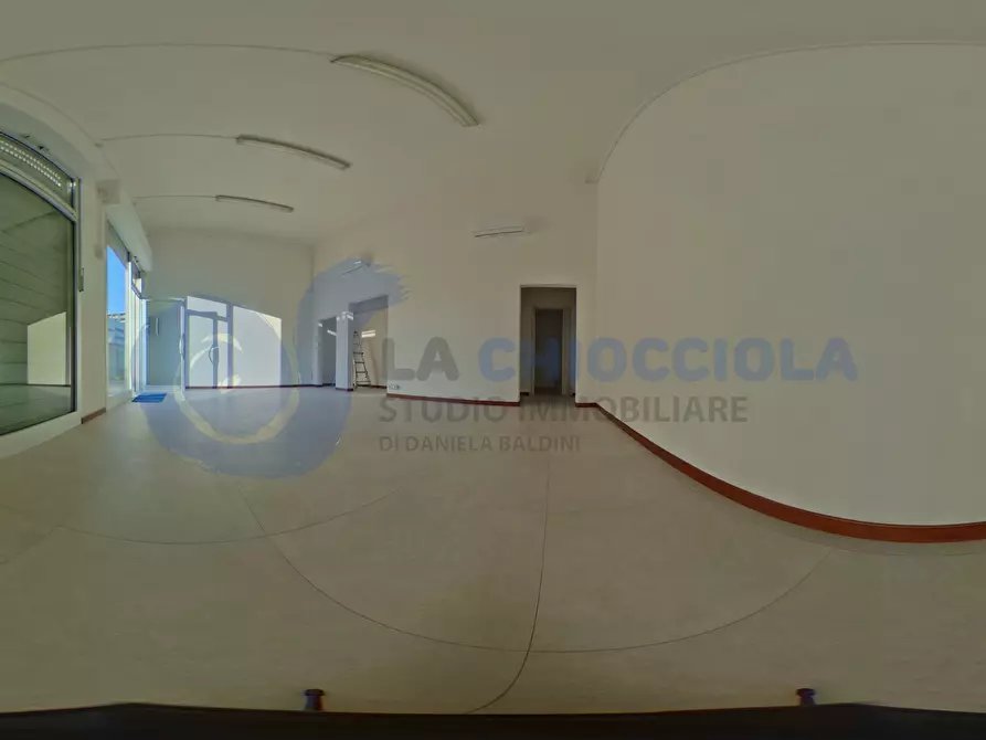 Immagine 7 di Locale commerciale in affitto  a Bologna