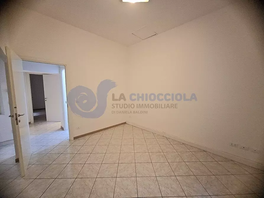 Immagine 33 di Ufficio in vendita  a Bologna