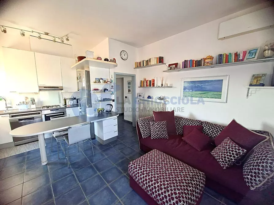 Immagine 2 di Trilocale in vendita  in Via Francesca Edera de Giovanni 16 a Bologna