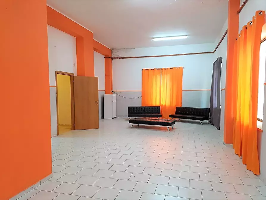 Immagine 5 di Ufficio in vendita  a Catanzaro