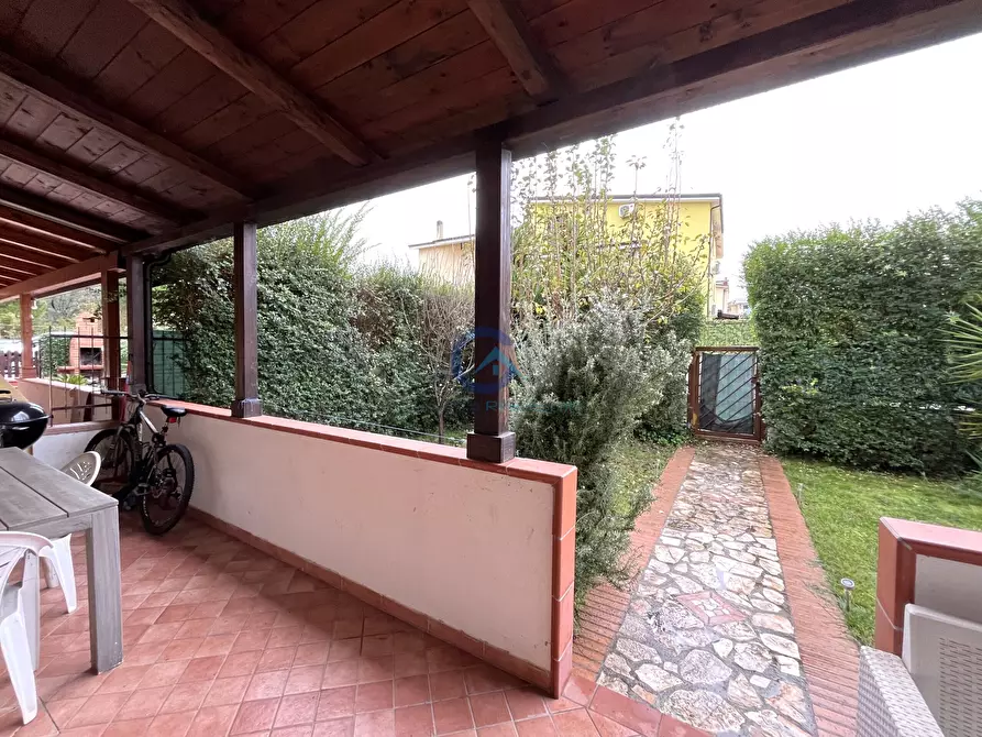 Immagine 24 di Casa bifamiliare in vendita  in Via Martiri di Nassirya 17 a San Floro