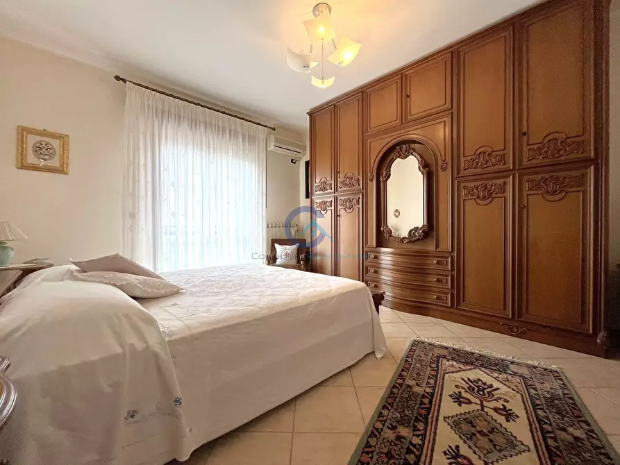 Immagine 9 di Casa trifamiliare in vendita  a Catanzaro