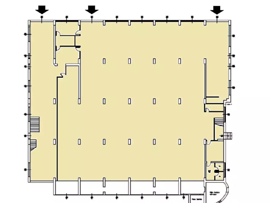 Immagine 13 di Magazzino in affitto  in Viale della Valle Lucrezia 50 a Catanzaro