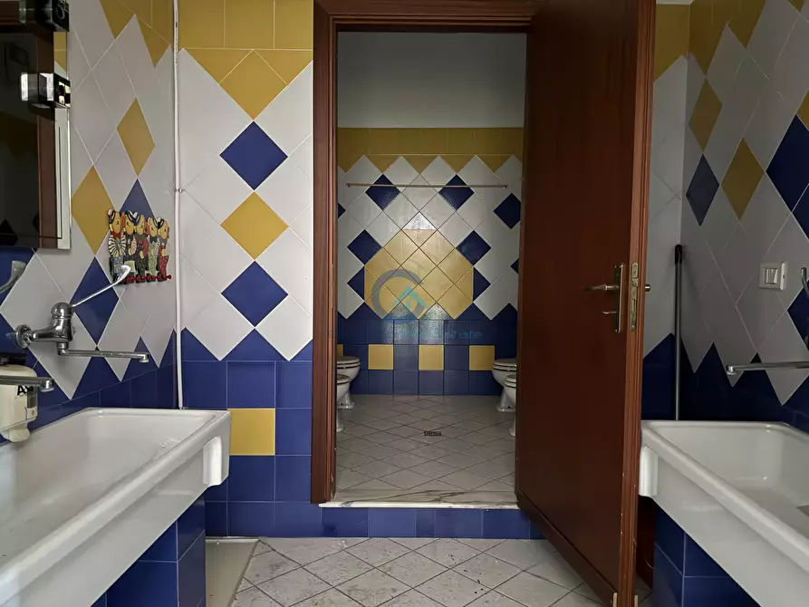 Immagine 12 di Locale commerciale in vendita  in via borrace alla caserma 43/A a Reggio Di Calabria