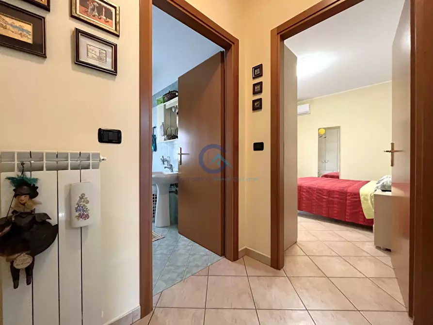 Immagine 11 di Casa trifamiliare in vendita  a Catanzaro