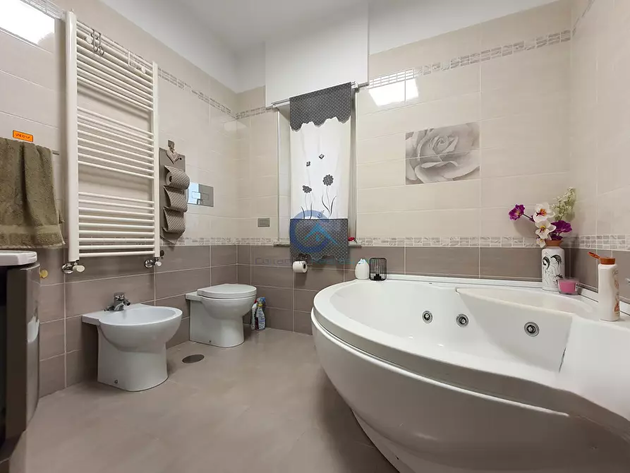 Immagine 10 di Trilocale in affitto  in Via Domenico Marincola Pistoia 115 a Catanzaro