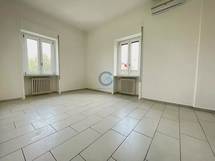 Immagine 12 di Ufficio in affitto  a Catanzaro